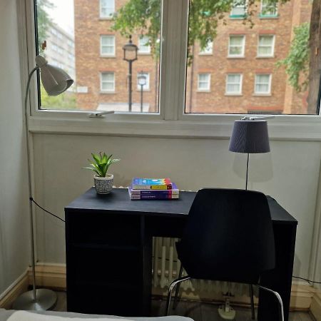 2 Bedrooms Flat In Great Location! Londra Exterior foto