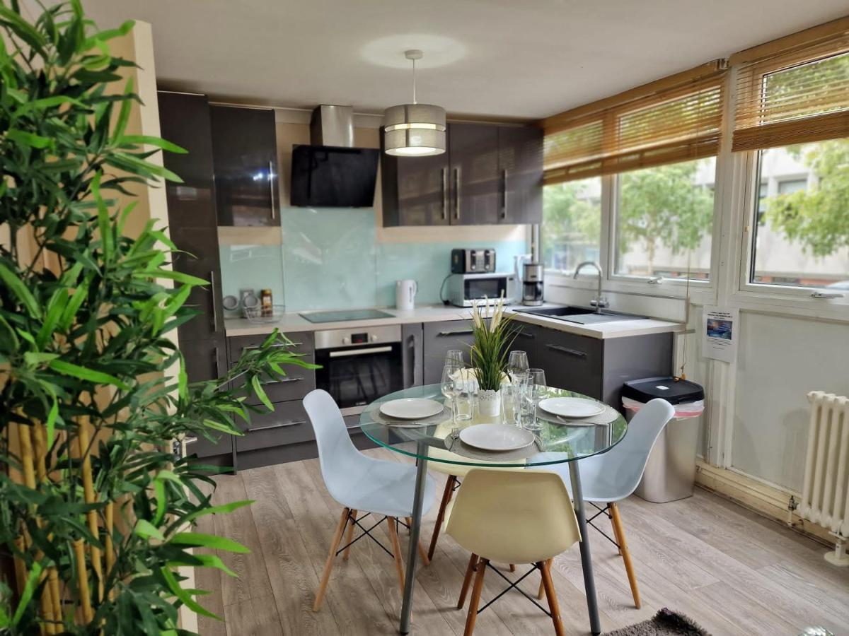 2 Bedrooms Flat In Great Location! Londra Exterior foto