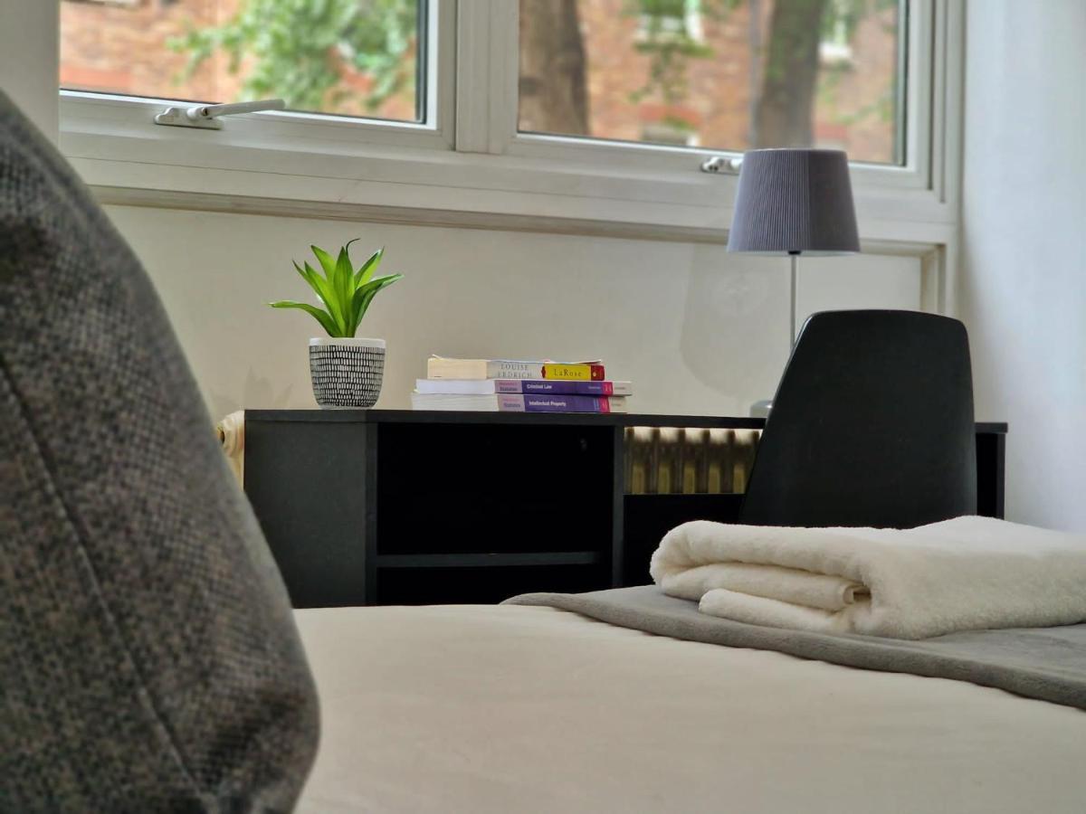 2 Bedrooms Flat In Great Location! Londra Exterior foto